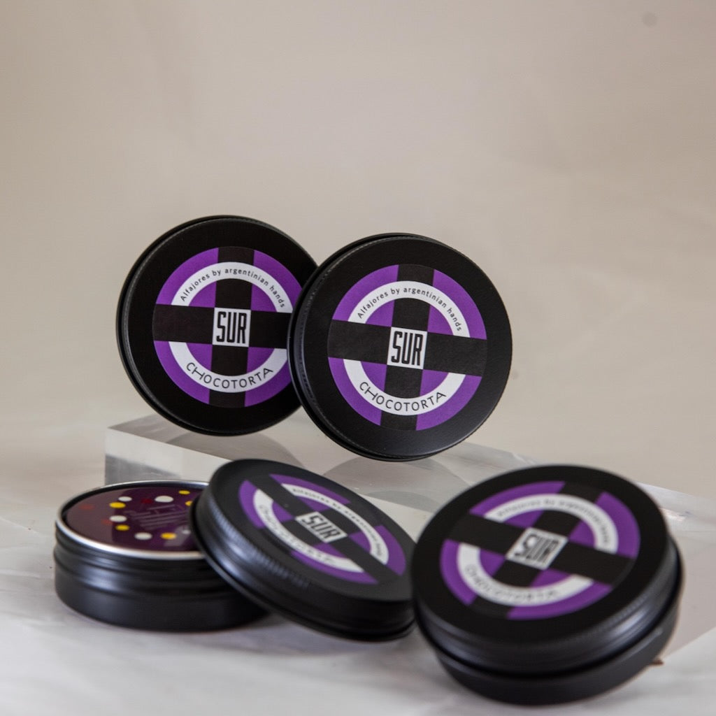 Alfajor Chocotorta in individual tin