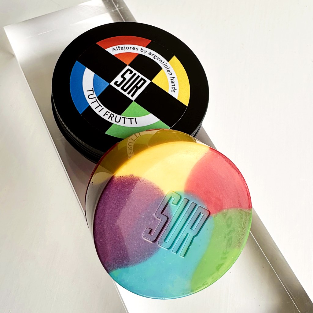 Alfajor TUTTI-FRUTTI | Seasonal Medley of Fruits & White Chocolate